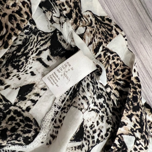 Leo-cat blouse😌 - Picture 3 of 3